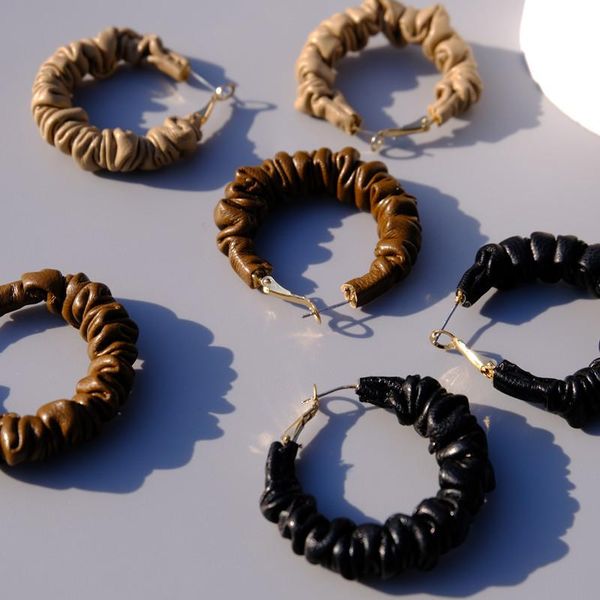 hoop & huggie 2021 korea fashion vintage black brown pu leather earrings for women geometric round jewelry accessories gifts, Golden;silver
hoop & huggie 2021 korea fashion vintage black brown pu leather earrings for women geometric round jewelry accessories gifts, Golden;silver