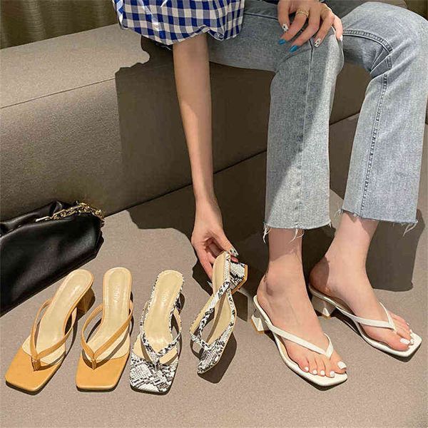 2022 fashion summer women 4cm high heels slides serpentine mules low square heels lady flip flops slippers party casual shoes y220221, Black
2022 fashion summer women 4cm high heels slides serpentine mules low square heels lady flip flops slippers party casual shoes y220221, Black
