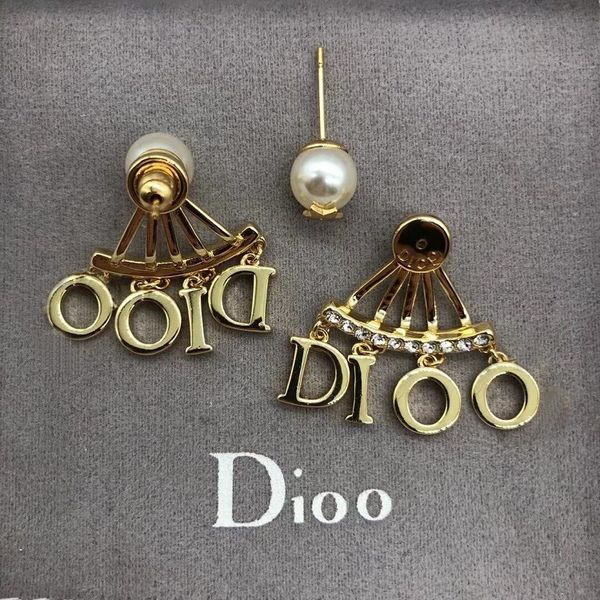 70% off luxury jewelry dijia's new golden style in 2021 letter inlaid with pearl earrings
70% off luxury jewelry dijia's new golden style in 2021 letter inlaid with pearl earrings