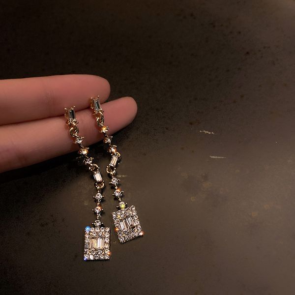 925 silver needle zircon diamond geometric square earrings, fashion personality design, fashion earrings and earrings, female
925 silver needle zircon diamond geometric square earrings, fashion personality design, fashion earrings and earrings, female