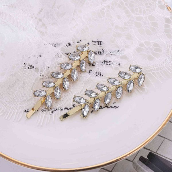 f1713 hairpin clip girl temperament rhinestone bangs hair clip exquisite clip headdress, Golden;silver
f1713 hairpin clip girl temperament rhinestone bangs hair clip exquisite clip headdress, Golden;silver