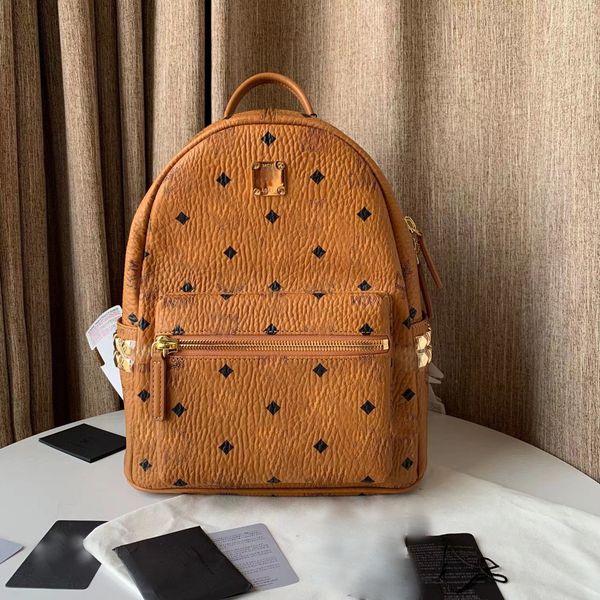 men woman outdoor bags the famous design is matched with various styles of classic backpacks, which are carefully made of customized materia
men woman outdoor bags the famous design is matched with various styles of classic backpacks, which are carefully made of customized materia