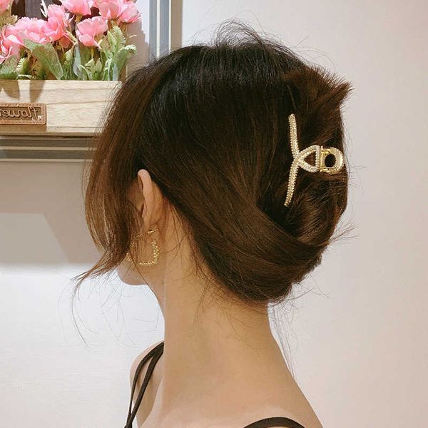 temperament pearl diamond clip back head hairpin korean version girl plate hairpin net red hair shark hairdress, Slivery;white
temperament pearl diamond clip back head hairpin korean version girl plate hairpin net red hair shark hairdress, Slivery;white