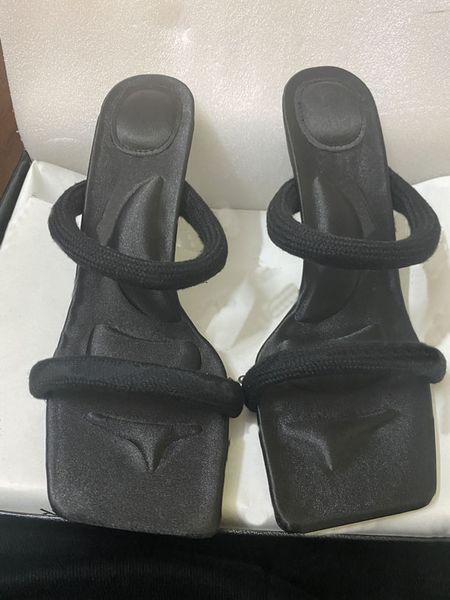 women's 2021 webbed high-heeled slippers with curved cool square head design is fashionable and beautiful. leather outsole heel europea, Black
women's 2021 webbed high-heeled slippers with curved cool square head design is fashionable and beautiful. leather outsole heel europea, Black