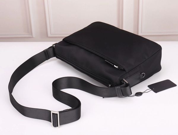 dicky0750b fashion shoulder bag messenger bag cross body bag men twin set chain purse classic satchel handbag canvas parachute fabric man wh
dicky0750b fashion shoulder bag messenger bag cross body bag men twin set chain purse classic satchel handbag canvas parachute fabric man wh
