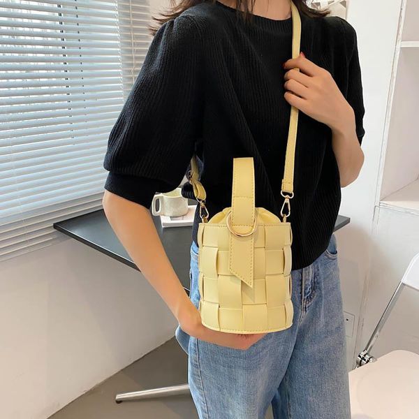 shoulder bags woven lady leather handbag luxury ashion bucket bag woman messenger designer handbags purse
shoulder bags woven lady leather handbag luxury ashion bucket bag woman messenger designer handbags purse