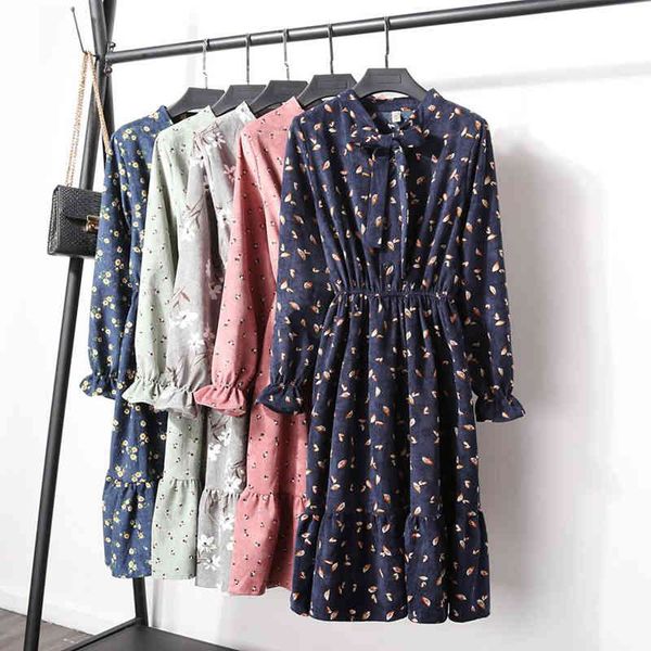 autumn winter corduroy vintage dress women single-breasted elastic waist floral print dresses party long sleeve dress vestidos 210521, Black;gray
autumn winter corduroy vintage dress women single-breasted elastic waist floral print dresses party long sleeve dress vestidos 210521, Black;gray