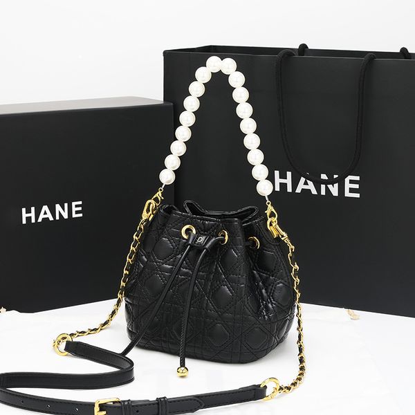 bucket bag single shoulder inclined shoulder ladies handbags small fragrant wind green chain fashionable joker diamond lattice
bucket bag single shoulder inclined shoulder ladies handbags small fragrant wind green chain fashionable joker diamond lattice