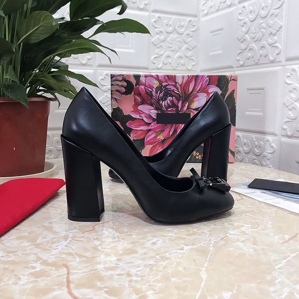 2021 fashion popular woman high heels true leather pointed-toes sandals designers banquet dress shoe luxurys womens 10.5 cm high heel weddin, Black
2021 fashion popular woman high heels true leather pointed-toes sandals designers banquet dress shoe luxurys womens 10.5 cm high heel weddin, Black