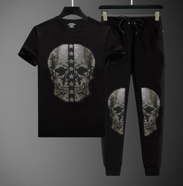 man rhinestone short sleeve tracksuit casual street wear men's sets 2022 new style, Gray
man rhinestone short sleeve tracksuit casual street wear men's sets 2022 new style, Gray