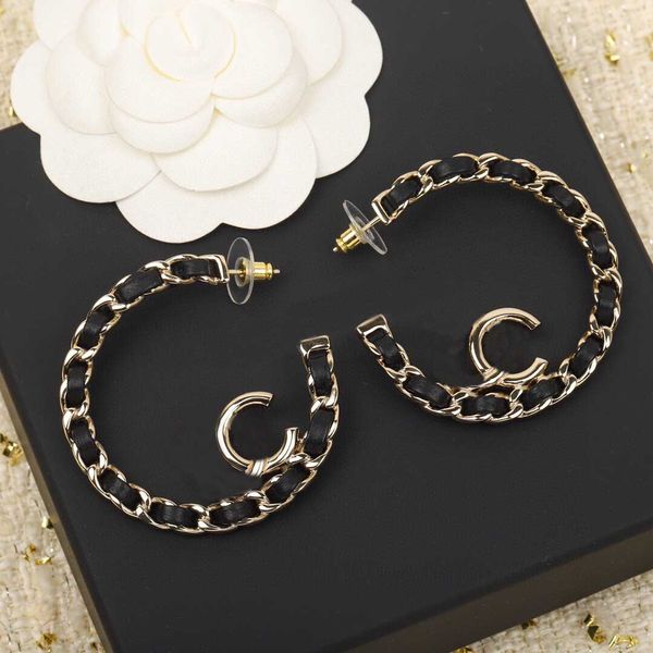 2022 charm large round shape drop earring with genuine leather in 18k gold plated for women wedding jewelry gift have box stamp ps7299, Golden
2022 charm large round shape drop earring with genuine leather in 18k gold plated for women wedding jewelry gift have box stamp ps7299, Golden