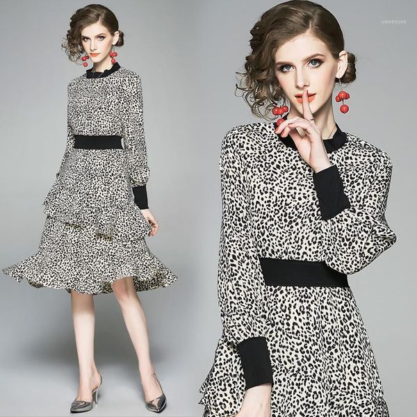 casual dresses black and white printed leopard dress women long sleeve irregular ruffles hem knee-length female vintage 2021 summer, Black;gray
casual dresses black and white printed leopard dress women long sleeve irregular ruffles hem knee-length female vintage 2021 summer, Black;gray