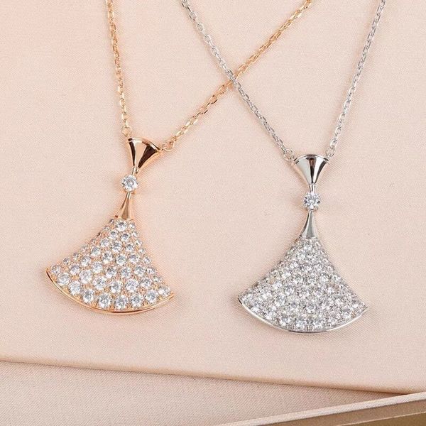 baojia diamond skirt 925 sterling silver necklace plated with 18k rose gold mini fan sweater chain fashion
baojia diamond skirt 925 sterling silver necklace plated with 18k rose gold mini fan sweater chain fashion