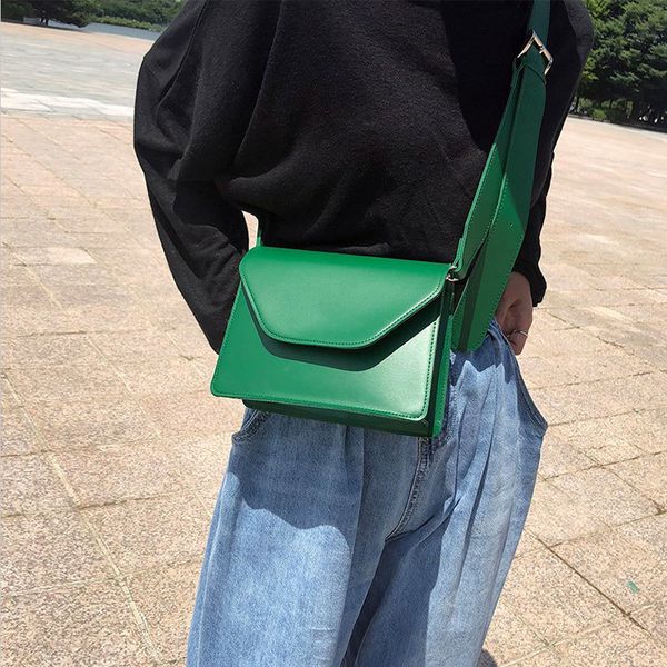 2021 new designer shoulder bag for women female wide strap small square crossbody bag ladies retro messenger handbags purses c0508
2021 new designer shoulder bag for women female wide strap small square crossbody bag ladies retro messenger handbags purses c0508