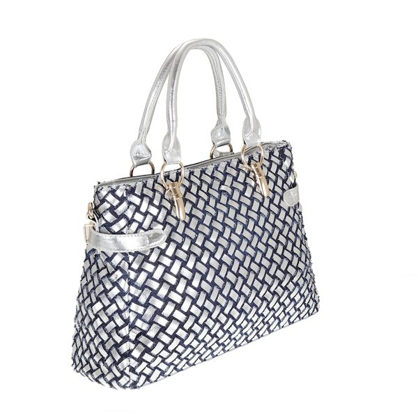 2021 new denim with drill braided rivet single shoulder portable slant span lock kelly bag
2021 new denim with drill braided rivet single shoulder portable slant span lock kelly bag