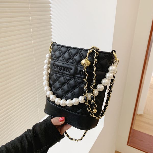 female rhombic thread bag 2021 handbag ins new bucket pearl chain embroidery shoulder messenger bllqt
female rhombic thread bag 2021 handbag ins new bucket pearl chain embroidery shoulder messenger bllqt