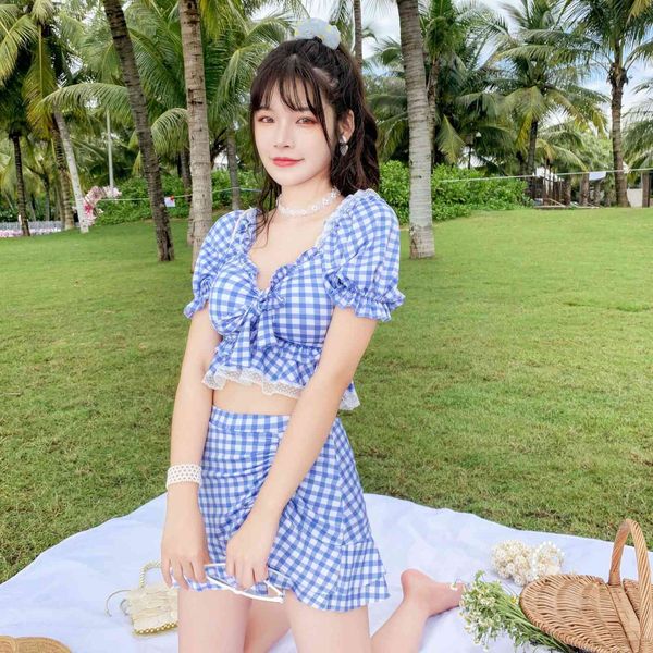 swimsuit women's 2021 new skirt style split flat pants conservative students' small breasts gather girls for spring swimming suit, White;black
swimsuit women's 2021 new skirt style split flat pants conservative students' small breasts gather girls for spring swimming suit, White;black