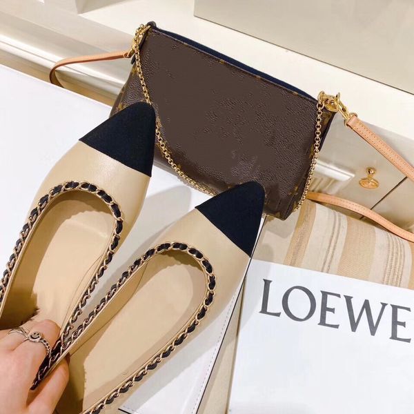 high-quality 2021 refreshing summer shoe women's sandals wear-resistant non-slip mid-heel leather fashion trendy brand to increase pers, Black
high-quality 2021 refreshing summer shoe women's sandals wear-resistant non-slip mid-heel leather fashion trendy brand to increase pers, Black