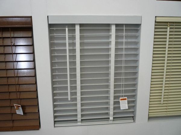 blinds 100% basswood window wooden shutter with steel high hedrail and bottomrail
blinds 100% basswood window wooden shutter with steel high hedrail and bottomrail
