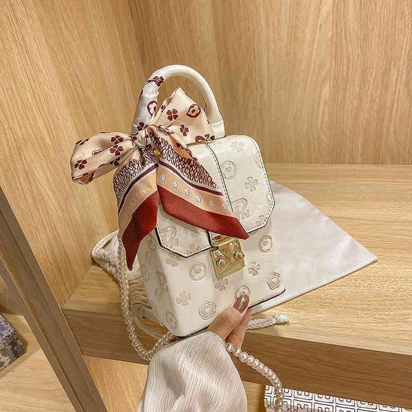 2022 latest models handbag wholesale summer clover bag trend printed mobile phone women's
2022 latest models handbag wholesale summer clover bag trend printed mobile phone women's
