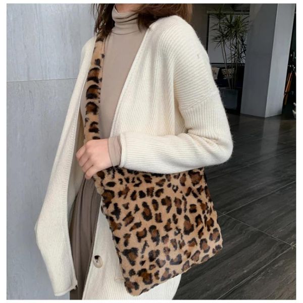 fur bag animal print leopard women ladies winter warm crossbody bags large capacity shoudler clutch 2021 evening
fur bag animal print leopard women ladies winter warm crossbody bags large capacity shoudler clutch 2021 evening