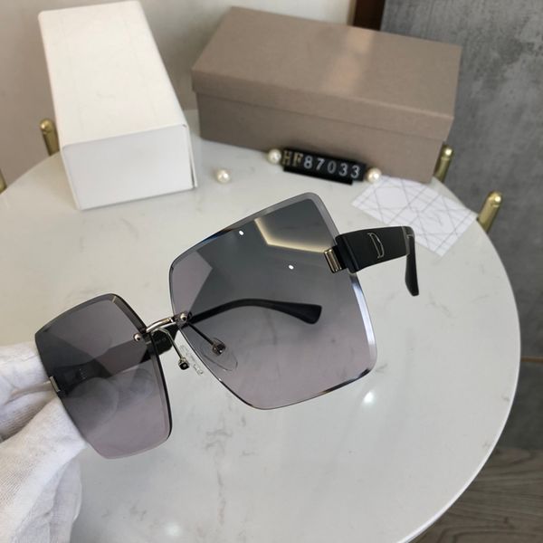 women's sunglasses european and american fashion sunglass flat glasses 4 colors tr90 with logo l-16 87033, White;black
women's sunglasses european and american fashion sunglass flat glasses 4 colors tr90 with logo l-16 87033, White;black