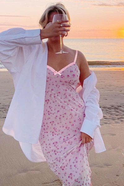 female leisure slip dress floral print v-neck sleeveless one pcs low-cut package hip sundress mid length skirt casual dresses, Black;gray
female leisure slip dress floral print v-neck sleeveless one pcs low-cut package hip sundress mid length skirt casual dresses, Black;gray