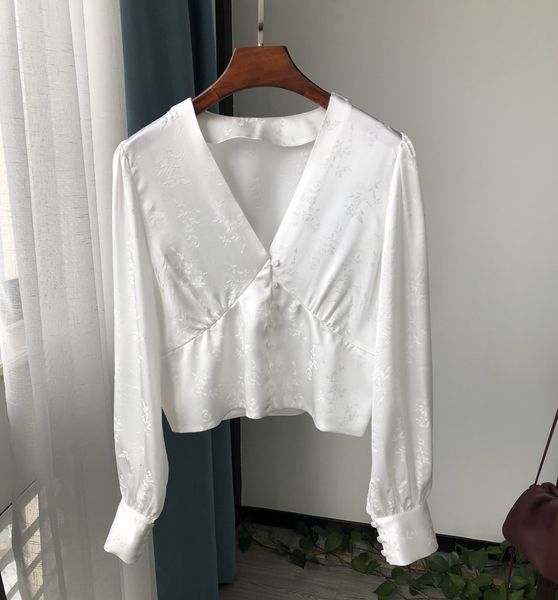 suit women silk satin jacquard short blouse lady slim waist long sleeve v-neck retro shirt and for 2021 early spring, White;black
suit women silk satin jacquard short blouse lady slim waist long sleeve v-neck retro shirt and for 2021 early spring, White;black
