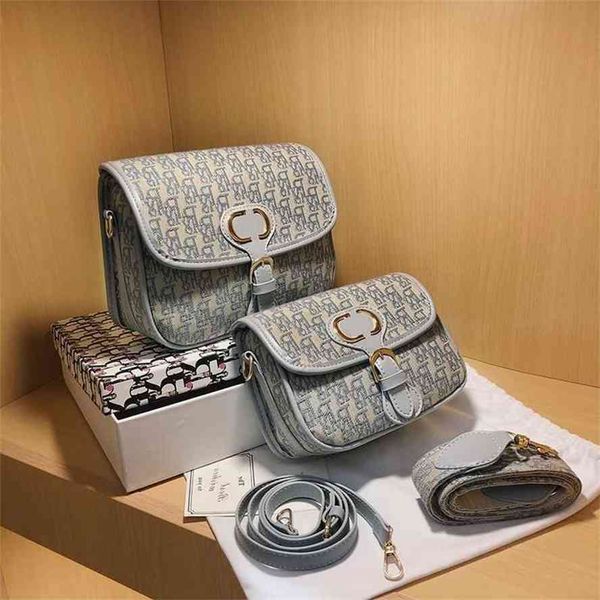 storage baagsummer women's 2020 new fashion star the same cross carry foreign style saddle old flower embroidered canvas baggg bag
storage baagsummer women's 2020 new fashion star the same cross carry foreign style saddle old flower embroidered canvas baggg bag