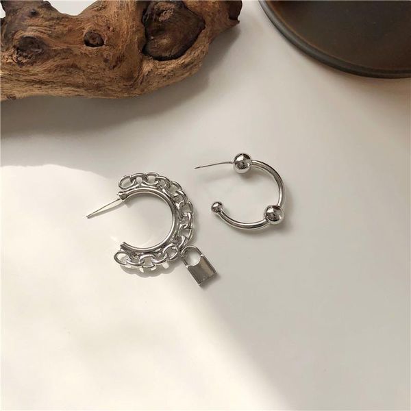 retro hip-hop asymmetric lock modelling stud earrings temperament is the fashion woman jewelry, gift accessories, Golden;silver
retro hip-hop asymmetric lock modelling stud earrings temperament is the fashion woman jewelry, gift accessories, Golden;silver