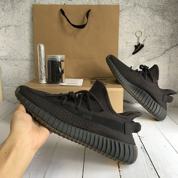 men women v2 static reflective running shoes cream white beluga cinder tail light black red zebra israfil oreo bred trainers sneakers with b
men women v2 static reflective running shoes cream white beluga cinder tail light black red zebra israfil oreo bred trainers sneakers with b