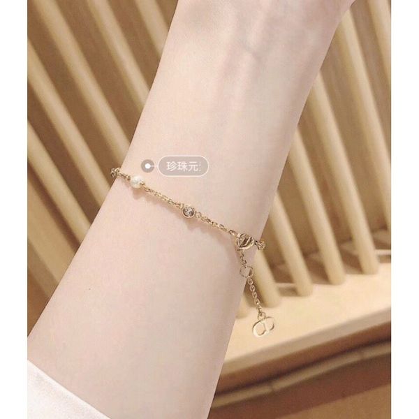 d 2021 new letter cd crystal pearl bracelet with dia-mond and gold jewelry for girl, Golden;silver
d 2021 new letter cd crystal pearl bracelet with dia-mond and gold jewelry for girl, Golden;silver