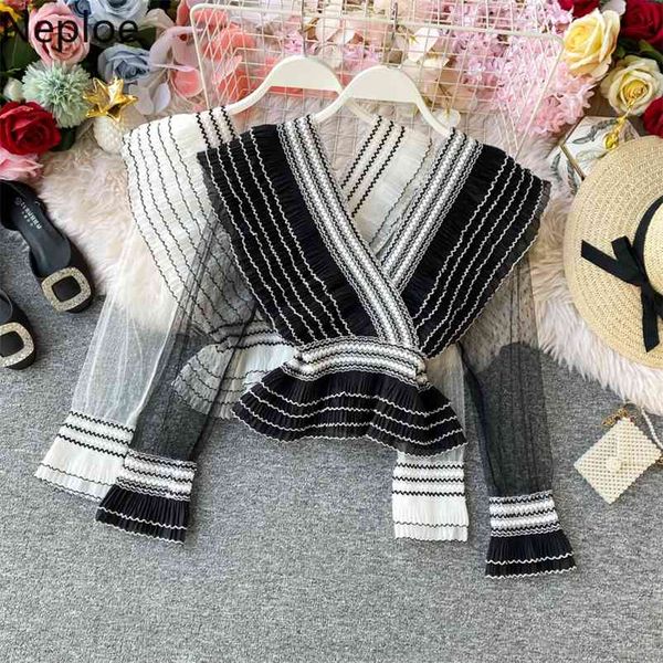 neploe white black perspective mesh blouse v-neck striped women shirt spring long sleeve slim waist blusas 57054 210401
neploe white black perspective mesh blouse v-neck striped women shirt spring long sleeve slim waist blusas 57054 210401