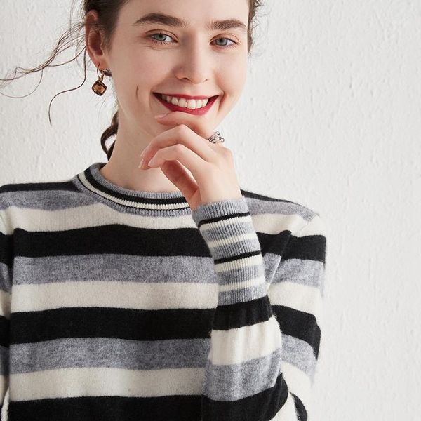 autumn winter o-neck fashion stripe sweaters women 100% cashmere knitting pullovers female 3colors long sleeve girl jumpers clot women', White;black
autumn winter o-neck fashion stripe sweaters women 100% cashmere knitting pullovers female 3colors long sleeve girl jumpers clot women', White;black
