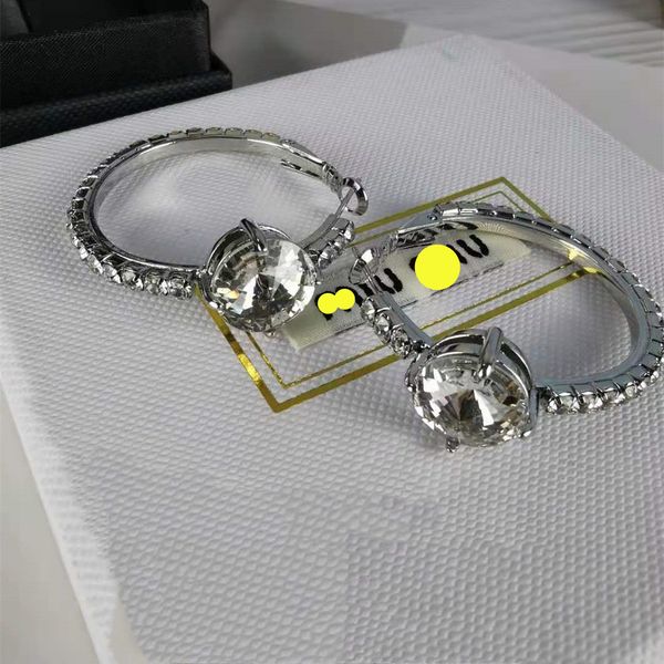70% off new earrings women's zircon hoop style personalized high-grade trendy circle full diamond earrings, Golden;silver
70% off new earrings women's zircon hoop style personalized high-grade trendy circle full diamond earrings, Golden;silver