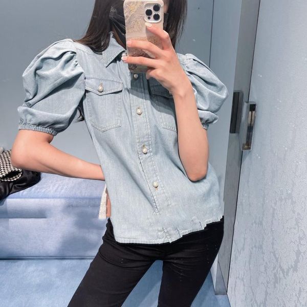 women's blouses & shirts 2021 women denim blouse ladies cotton single breasted pearl buttons short puff sleeve turn down collar shirt, White
women's blouses & shirts 2021 women denim blouse ladies cotton single breasted pearl buttons short puff sleeve turn down collar shirt, White