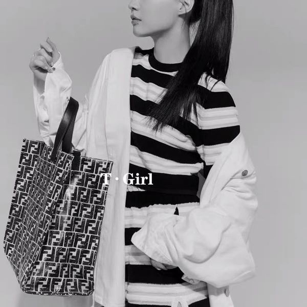 louis vutton bagff little monster women's 2021 new single shoulder big double ff family cowhide fashion tote portable shopping bagf bag
louis vutton bagff little monster women's 2021 new single shoulder big double ff family cowhide fashion tote portable shopping bagf bag