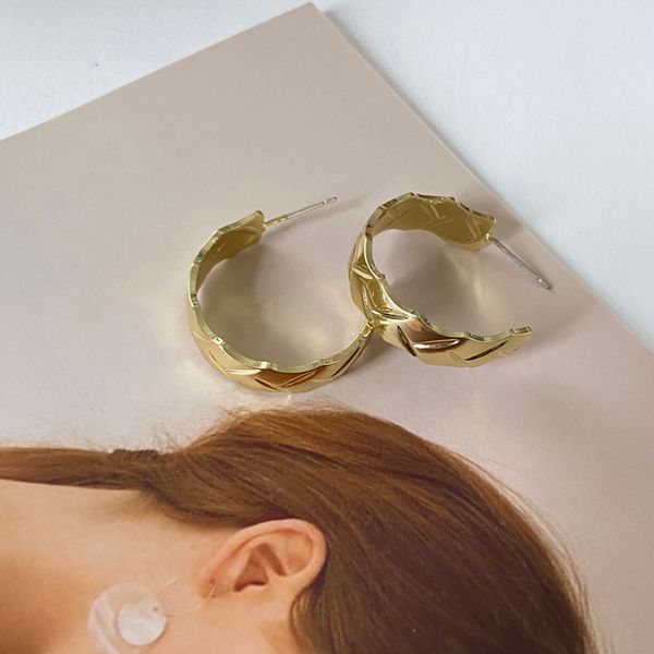 vintage hoop circle earring for women gold color korean scrub statement big round earrings accessories brincos, Golden;silver
vintage hoop circle earring for women gold color korean scrub statement big round earrings accessories brincos, Golden;silver