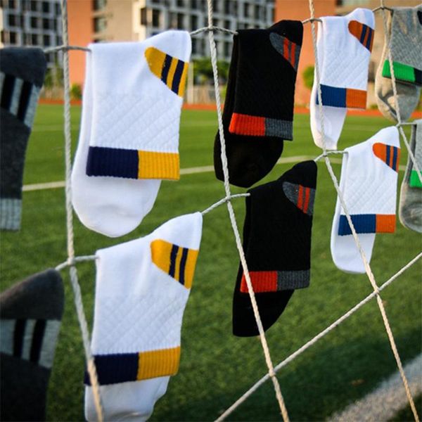 men's socks 2021 brand professional sports cotton footbal basketball warm stockings for male 5pairs/lot size7-9, Black
men's socks 2021 brand professional sports cotton footbal basketball warm stockings for male 5pairs/lot size7-9, Black