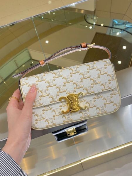 70% factory store soft leather female 2021 versatile triumph underarm tofu lock small square one shoulder magic stick bag
70% factory store soft leather female 2021 versatile triumph underarm tofu lock small square one shoulder magic stick bag