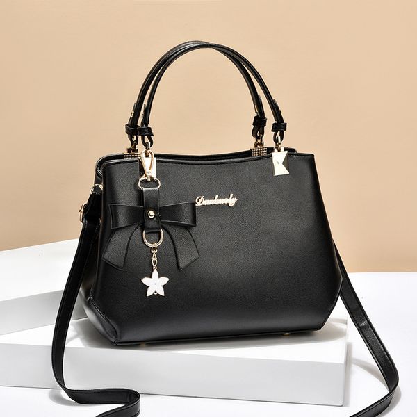 handbag women's bag 2021 simple fashion middle aged mother's, Black;red
handbag women's bag 2021 simple fashion middle aged mother's, Black;red