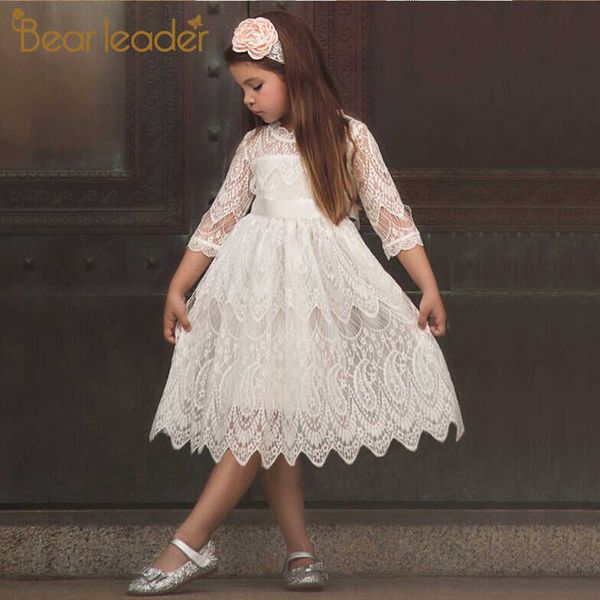 bear leader spring summer girl princess dress three auarter flower embroidery dress with cute bow lace children costume kid 3-7y 210708, Red;yellow
bear leader spring summer girl princess dress three auarter flower embroidery dress with cute bow lace children costume kid 3-7y 210708, Red;yellow