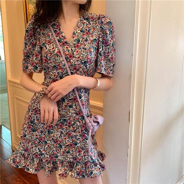 casual dresses summer slim v-neck short sleeve dress for women retro floral girl's a line ruffle, Black;gray
casual dresses summer slim v-neck short sleeve dress for women retro floral girl's a line ruffle, Black;gray