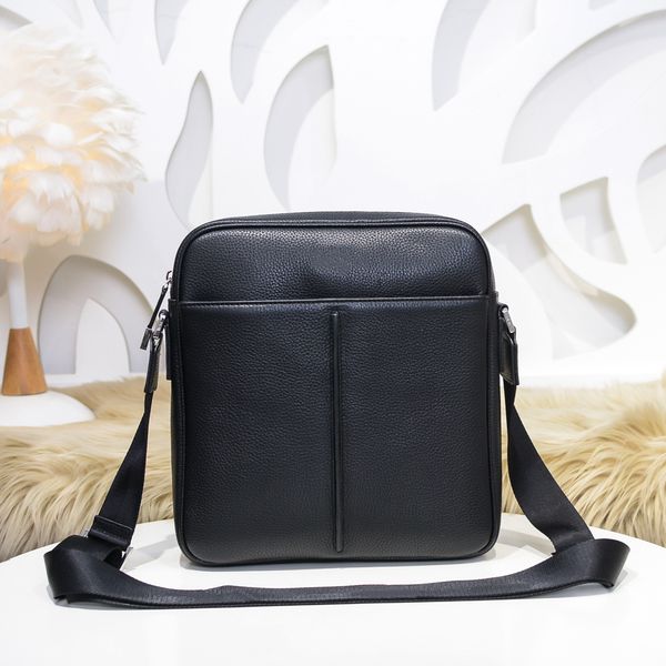 2021 men's and women's black leather messenger bag casual fashion shopping travel portable one-shoulder backpack
2021 men's and women's black leather messenger bag casual fashion shopping travel portable one-shoulder backpack