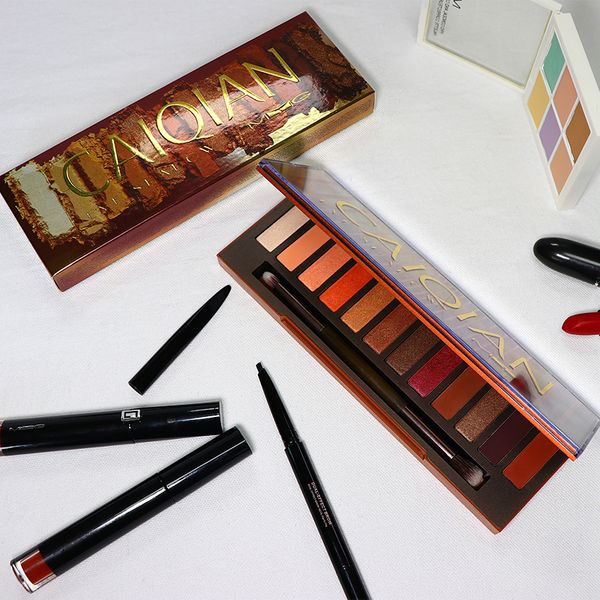 ins high-end myg naked heat12 color eye shadow plate, naked, big, bright, pearlescent, lazy box.
ins high-end myg naked heat12 color eye shadow plate, naked, big, bright, pearlescent, lazy box.