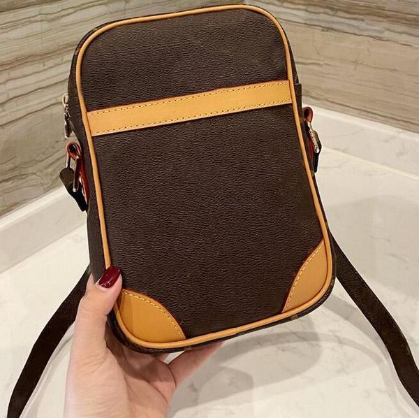 luxurys designers bags briefcase messenger danube camera 660669 men sacoche homme limited edition crossbody coated canvas waterproof zipper
luxurys designers bags briefcase messenger danube camera 660669 men sacoche homme limited edition crossbody coated canvas waterproof zipper