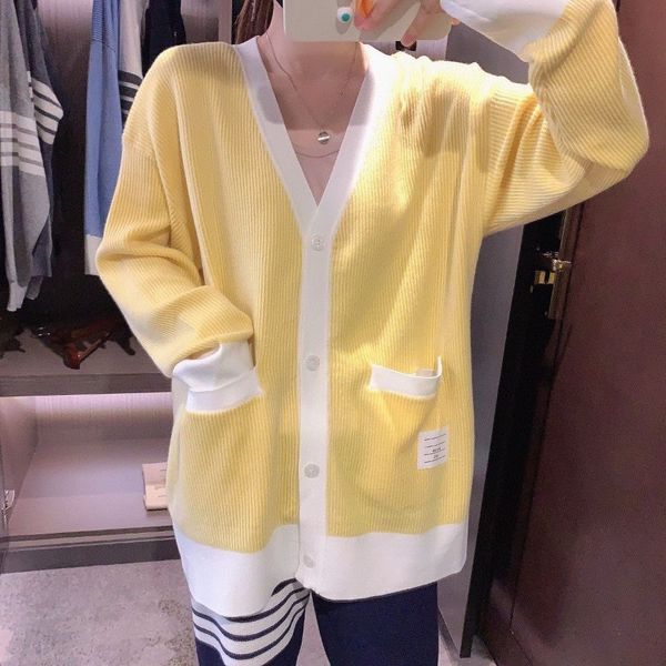 lazy and loose korean version of foreign style knitted cardigan thick sweater coat, wearing 2021 new autumn girl, White;black
lazy and loose korean version of foreign style knitted cardigan thick sweater coat, wearing 2021 new autumn girl, White;black
