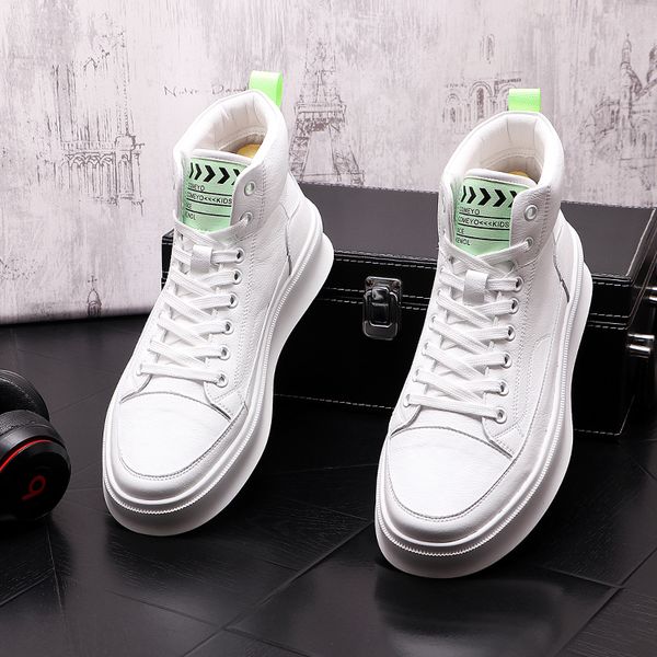 2022 new luxury brand mens boots fashion high sneakers spring autumn casual high shoes men leather microfiber shoe black white
2022 new luxury brand mens boots fashion high sneakers spring autumn casual high shoes men leather microfiber shoe black white