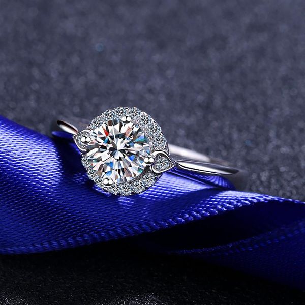 cluster rings silver 0.8 d color good clarity excellent cut diamond test passed moissanite anniversary ring female 925 jewelry, Golden;silver
cluster rings silver 0.8 d color good clarity excellent cut diamond test passed moissanite anniversary ring female 925 jewelry, Golden;silver