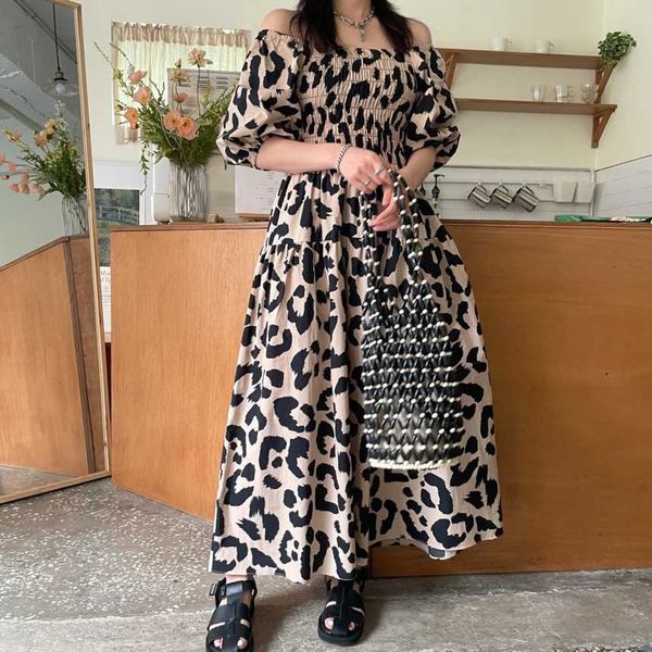 vintage off the shoulder leopard dress women summer clothing puff short sleeve elastic high waist casual slash neck print 210610, Black;gray
vintage off the shoulder leopard dress women summer clothing puff short sleeve elastic high waist casual slash neck print 210610, Black;gray